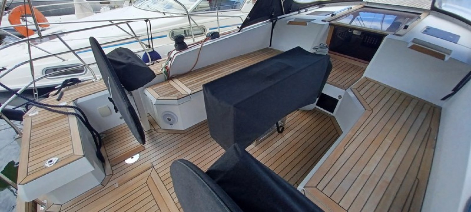 slider 10 Wauquiez Pilot Saloon 42